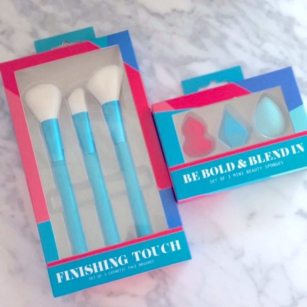 🎉Host Pick 3/13🎉 NIB! Beauty bundle-3 cosmetic brushes/3 mini beauty sponges